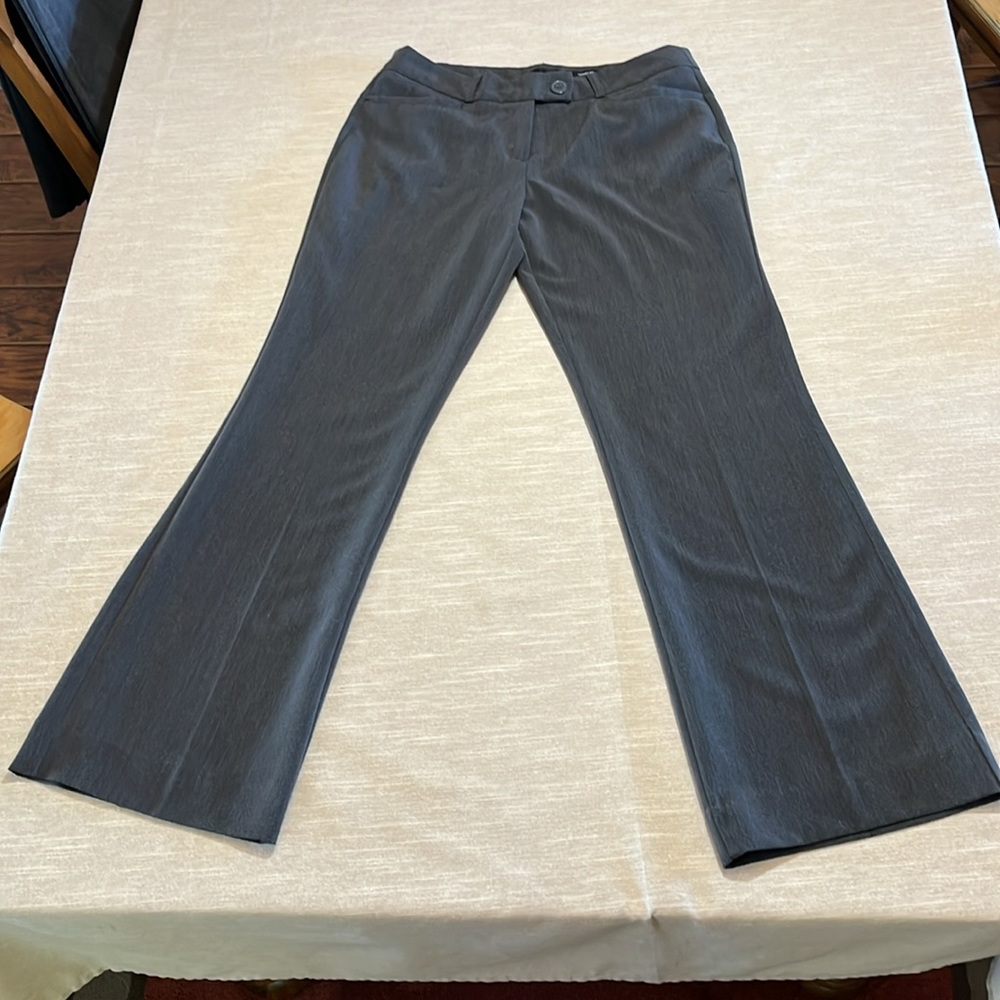 The Limited dark gray pants. Size 8. Waist 16” inseam is 31.5” 4 pockets
